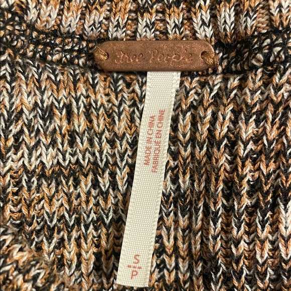 Free People Multicolor Crew Neck Sweater adorable on!!! Hot on!!!! Sexy - Picture 5 of 7